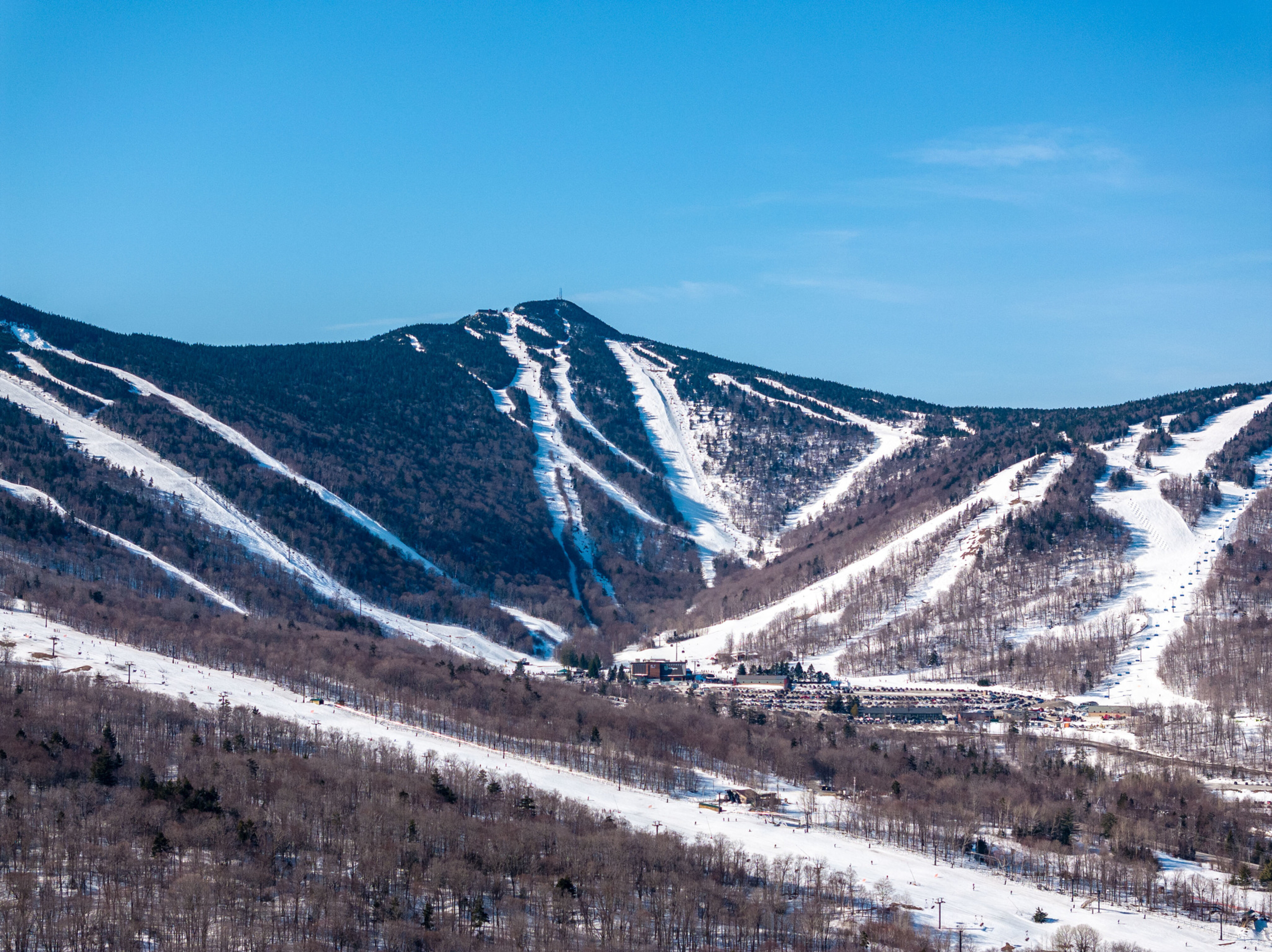 Drone photo of Killington Resort during the wintertime