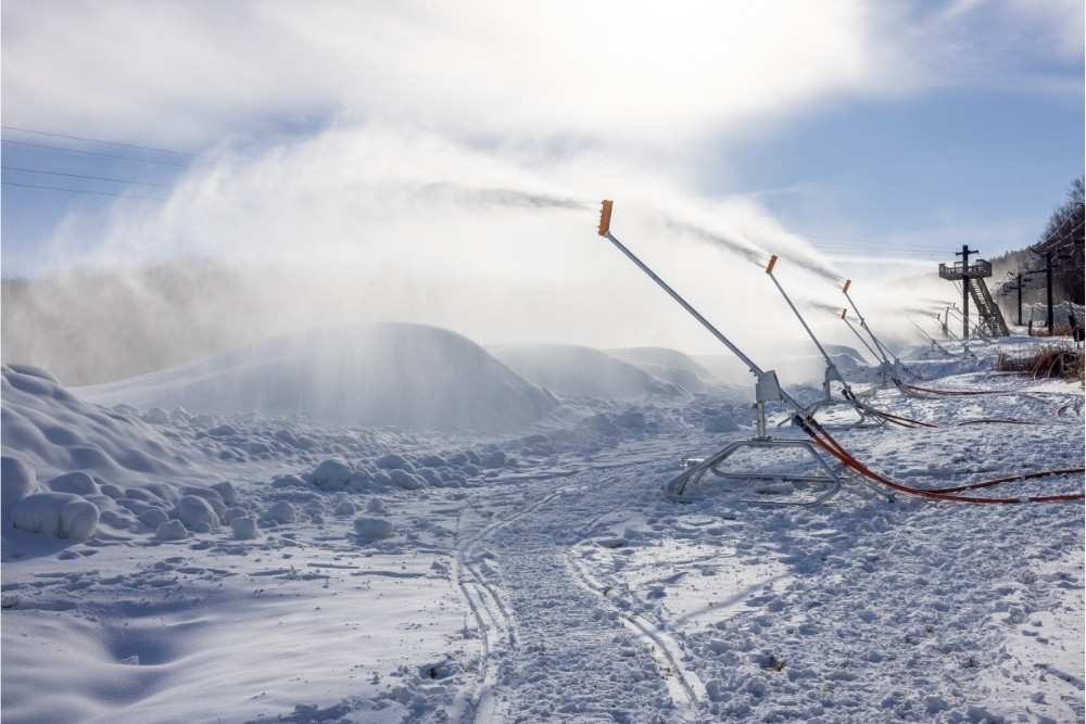 Snowmaking on Snowshed Slope
