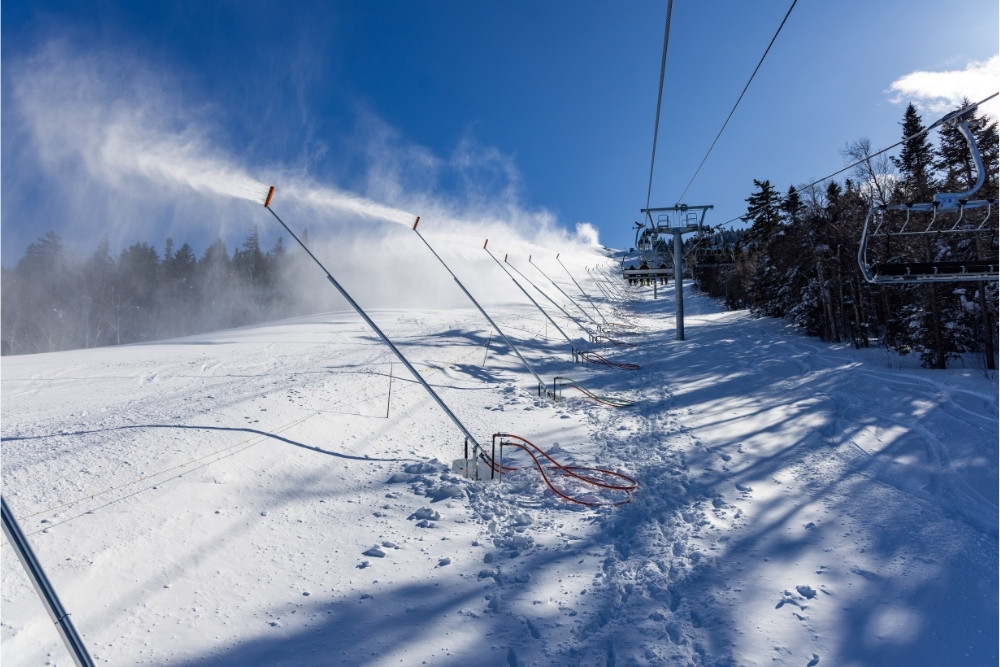 Snowmaking on Superstar